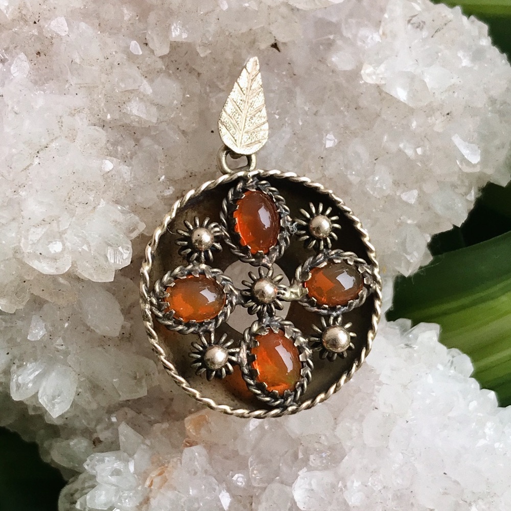 Vintage Antique 14kt gold Amber pendant necklace